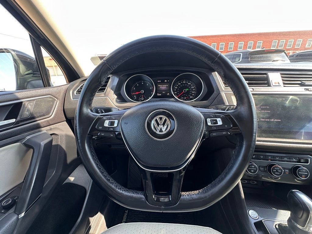 Used 2018 Volkswagen Tiguan SE w/ Front Fog Lights Package FWD image 19