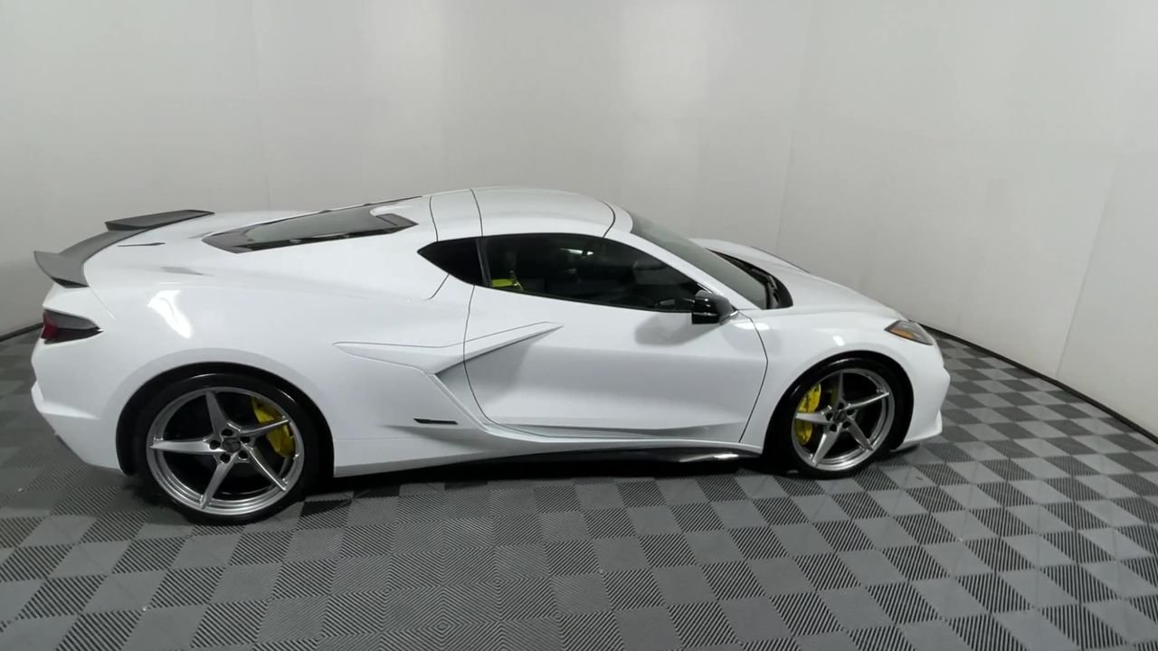 New 2025 Chevrolet Corvette E-Ray w/ ZER Performance Package AWD/4WD image 97