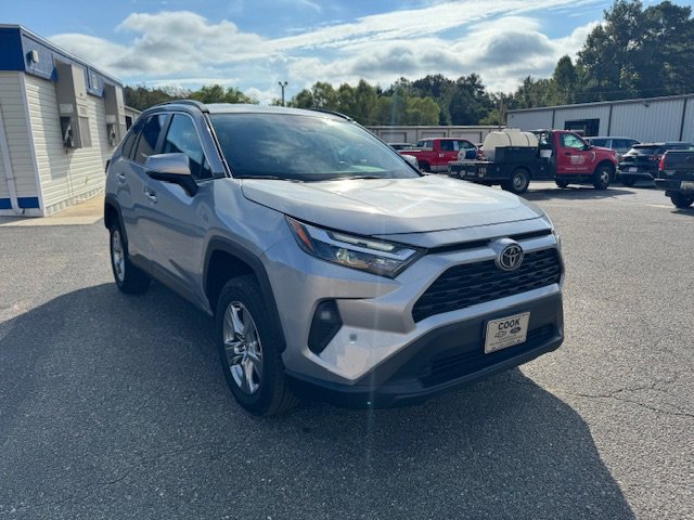 Used 2024 Toyota RAV4 XLE image 4