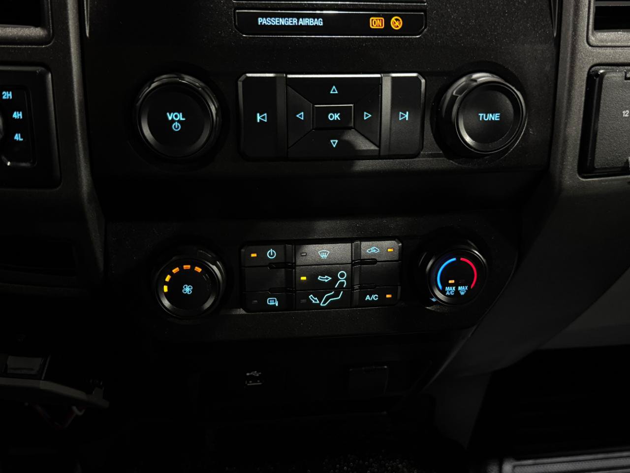 Used 2022 Ford F250 XL w/ Power Equipment Group AWD/4WD image 34