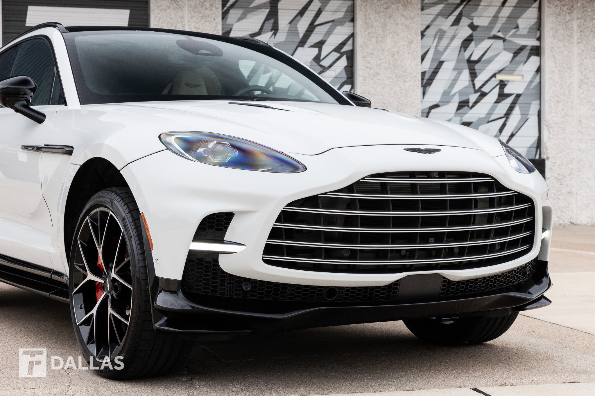 Used 2025 Aston Martin DBX 707 image 2