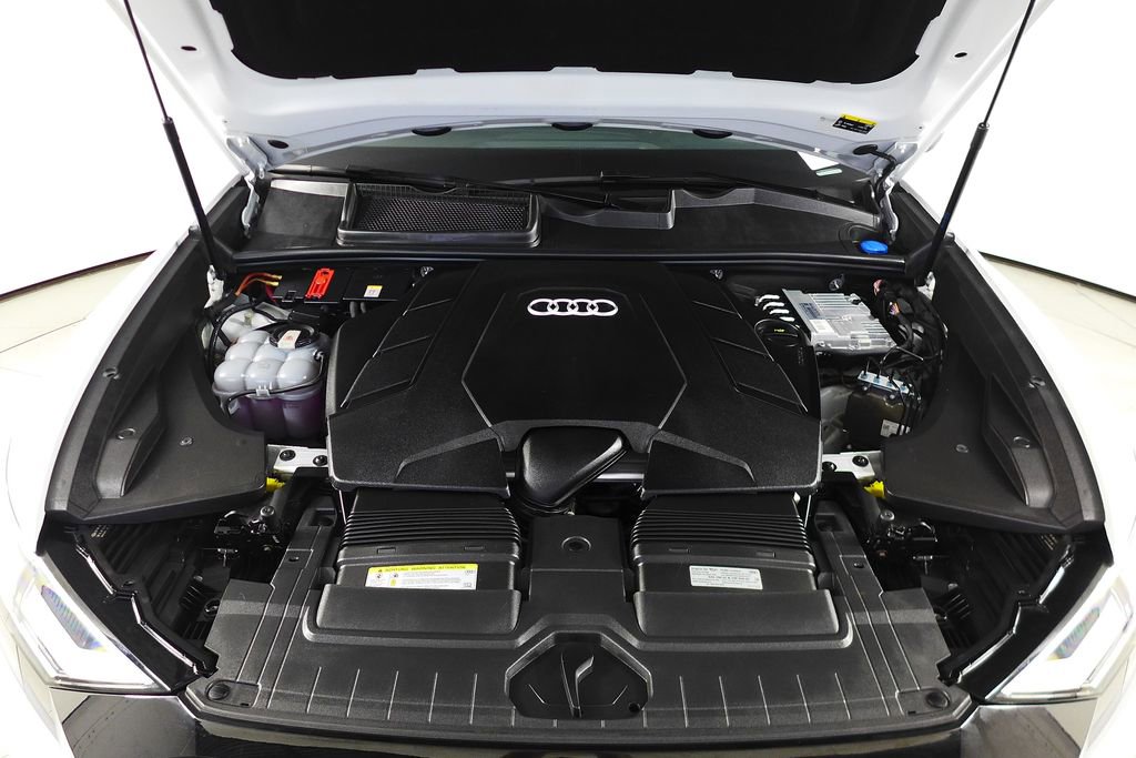 Used 2020 Audi Q8 Premium w/ Black Optic Package image 6