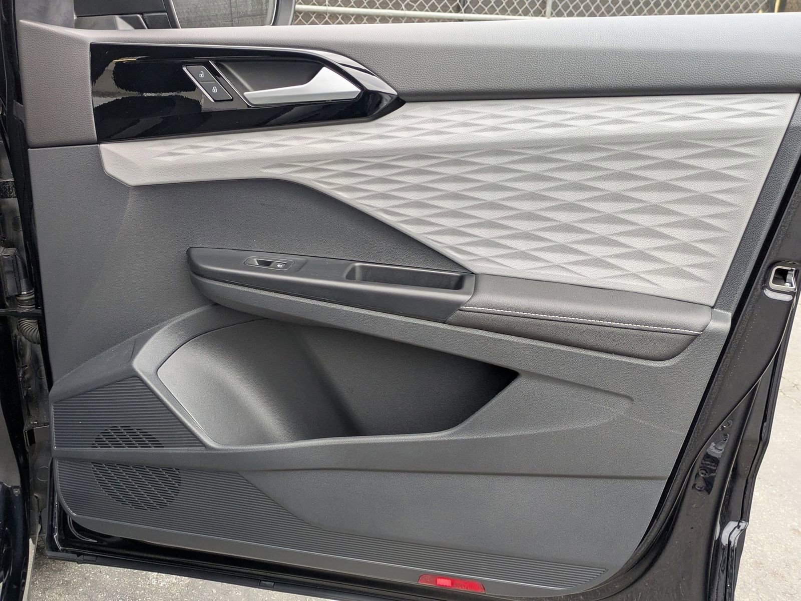 Used 2024 Volkswagen Taos S image 20