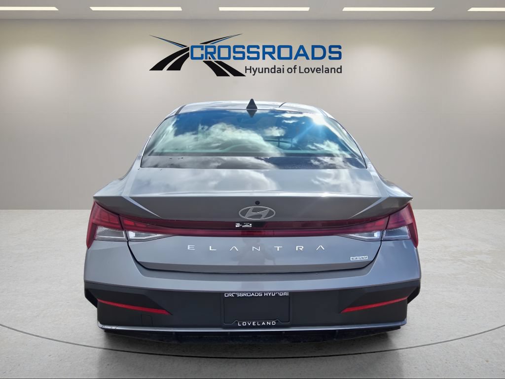 Used 2026 Hyundai Elantra Hybrid FWD image 5
