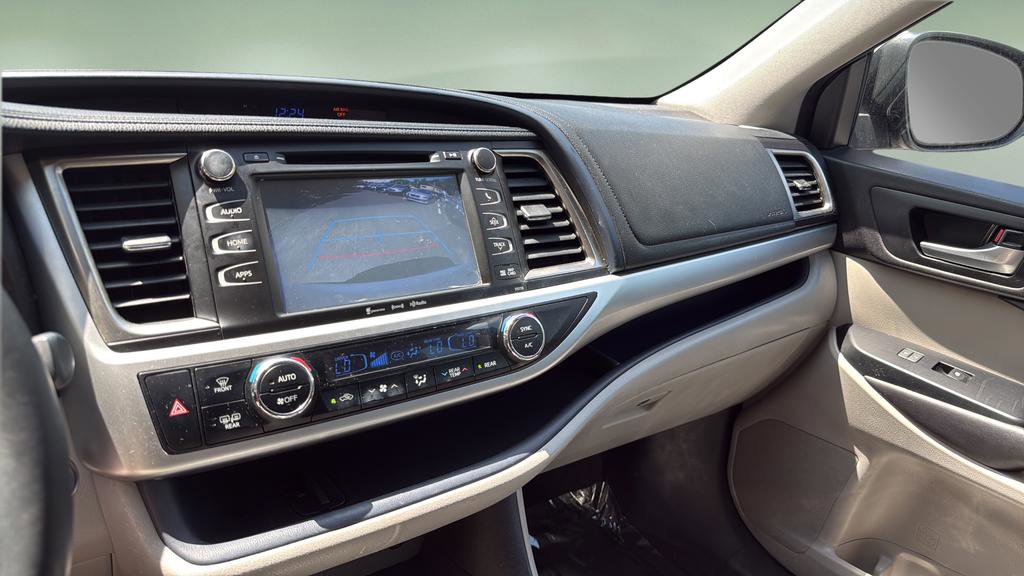 Used 2016 Toyota Highlander XLE AWD/4WD image 28