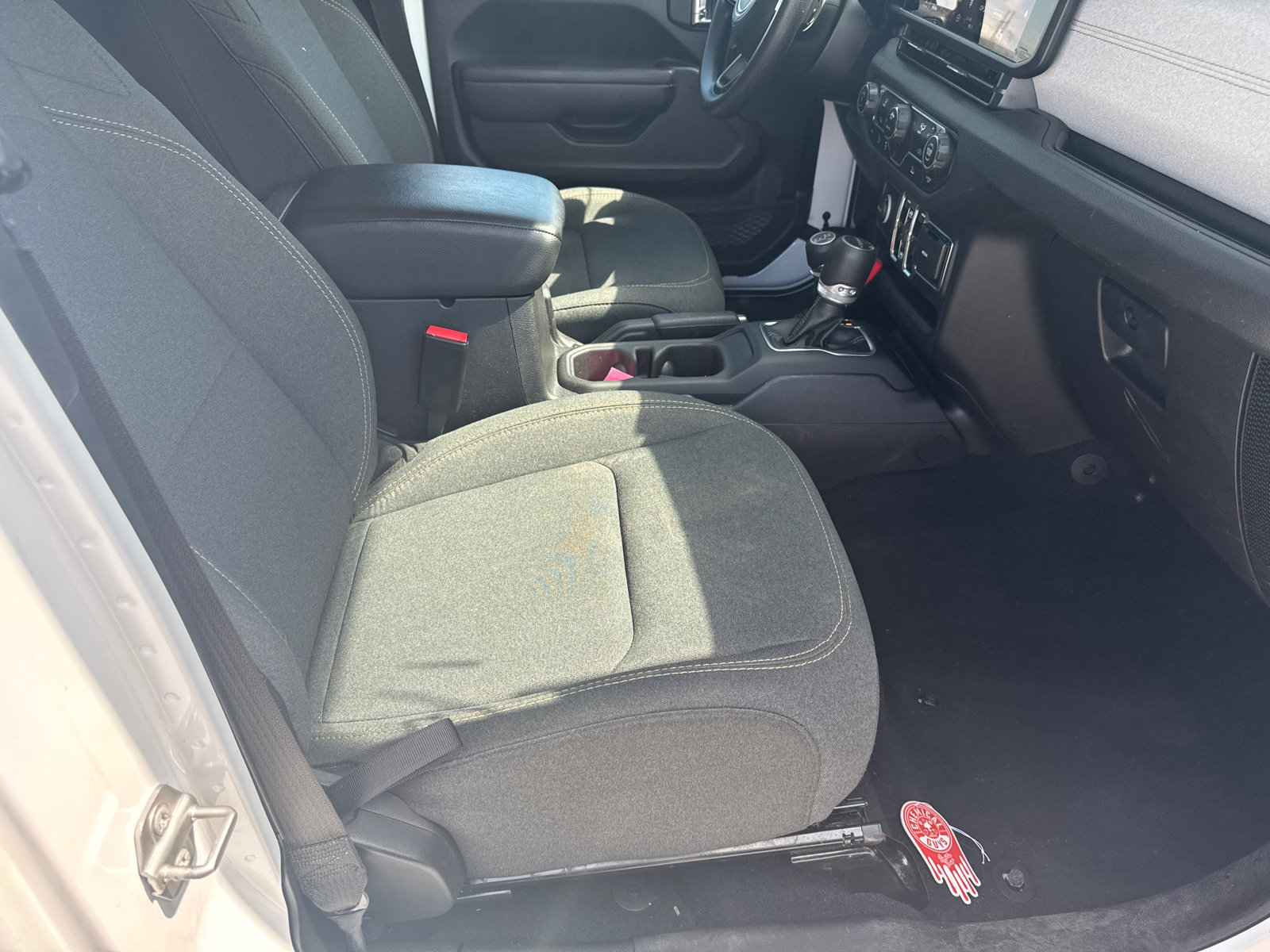 Used 2024 Jeep Gladiator Sport image 13