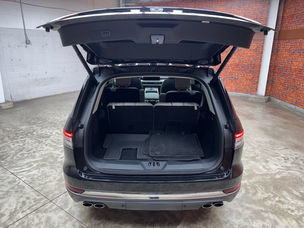 Used 2025 Lincoln Aviator AWD image 28