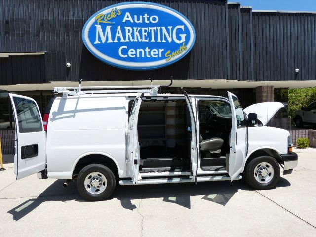Used 2022 Chevrolet Express 2500 w/ Driver Convenience Package image 21
