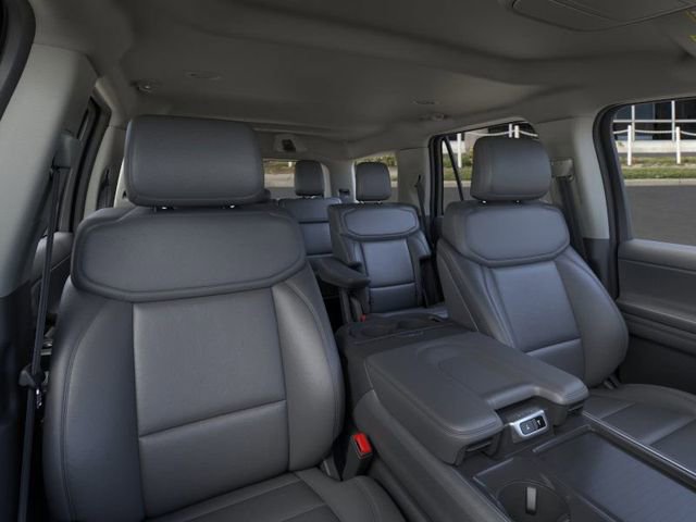 New 2026 Ford Expedition Active image 10