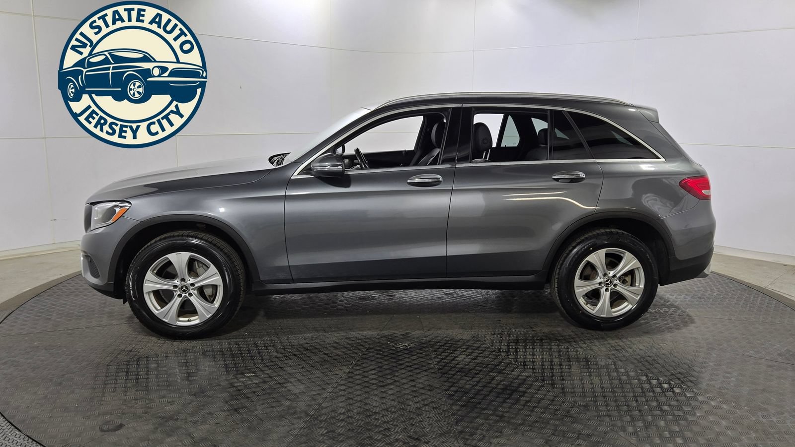 Used 2018 Mercedes-Benz GLC 300 4MATIC image 4