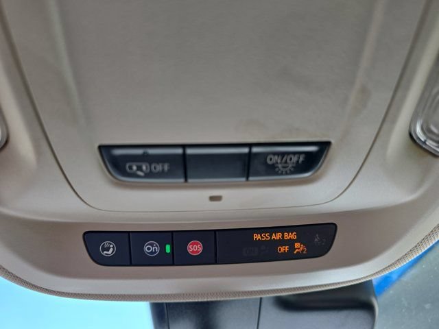 Used 2021 Buick Envision Essence w/ Sport Touring Package FWD image 35