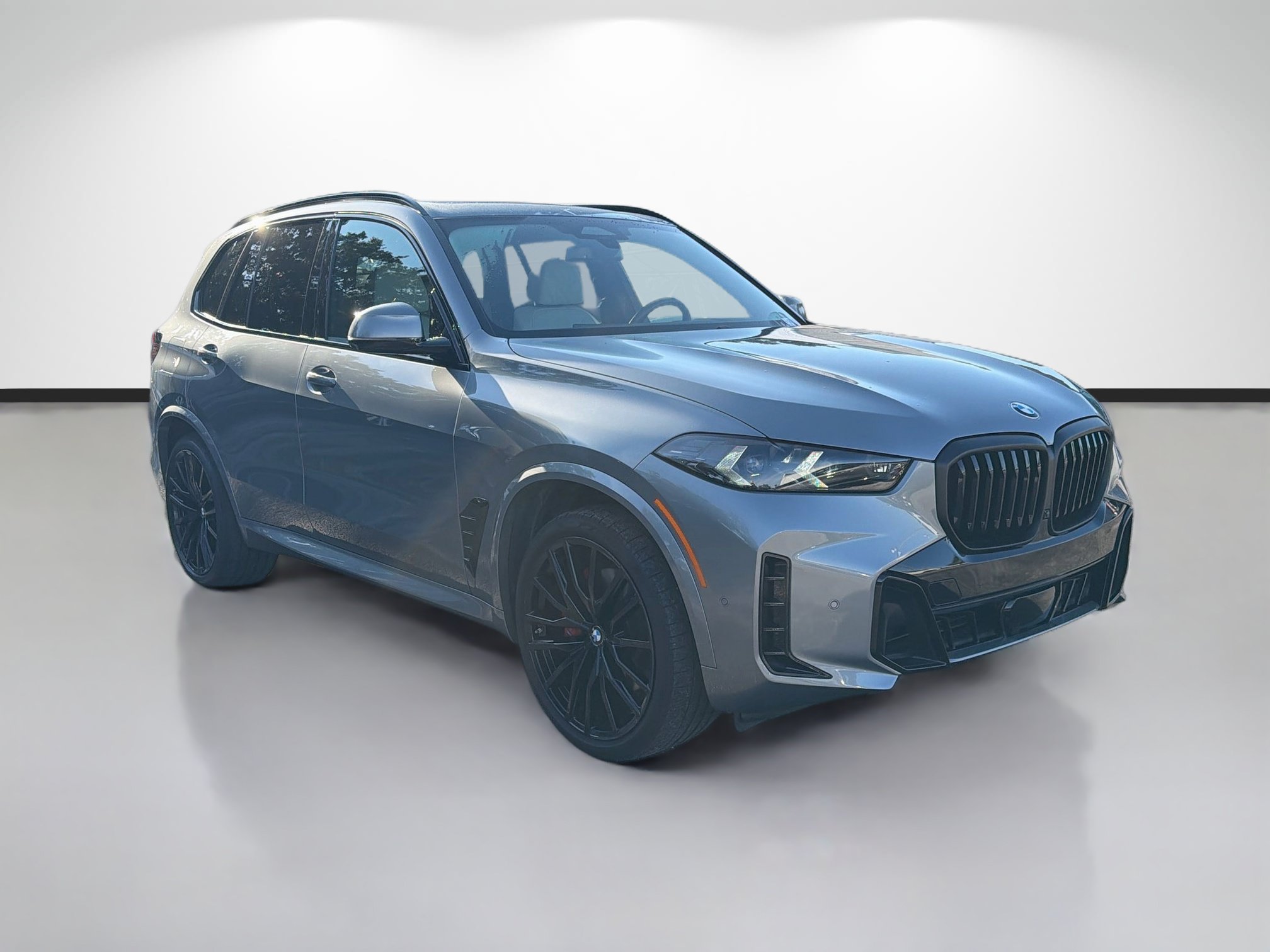 Used 2025 BMW X5 sDrive40i w/ M Sport Package RWD image 1