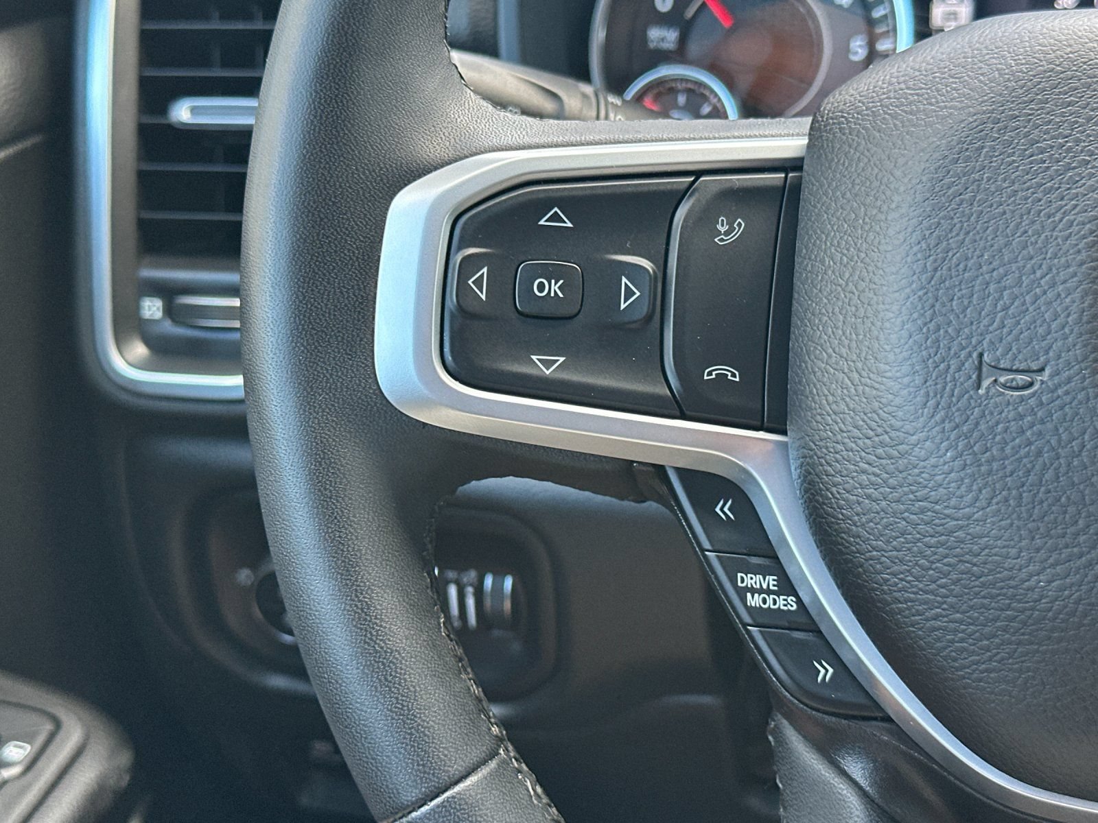 Used 2025 RAM 1500 Big Horn RWD image 31