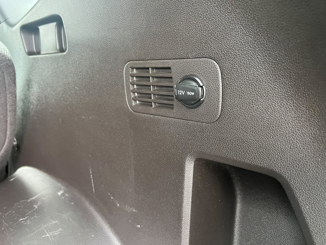 Used 2019 Hyundai Santa Fe SE image 6