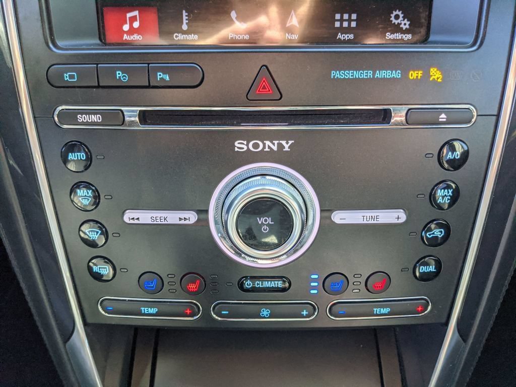 Certified 2018 Ford Explorer Platinum AWD/4WD image 9