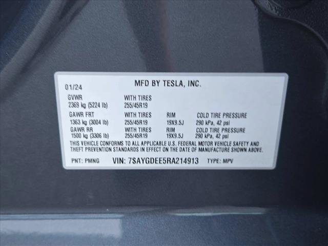 Used 2024 Tesla Model Y Long Range AWD/4WD image 25