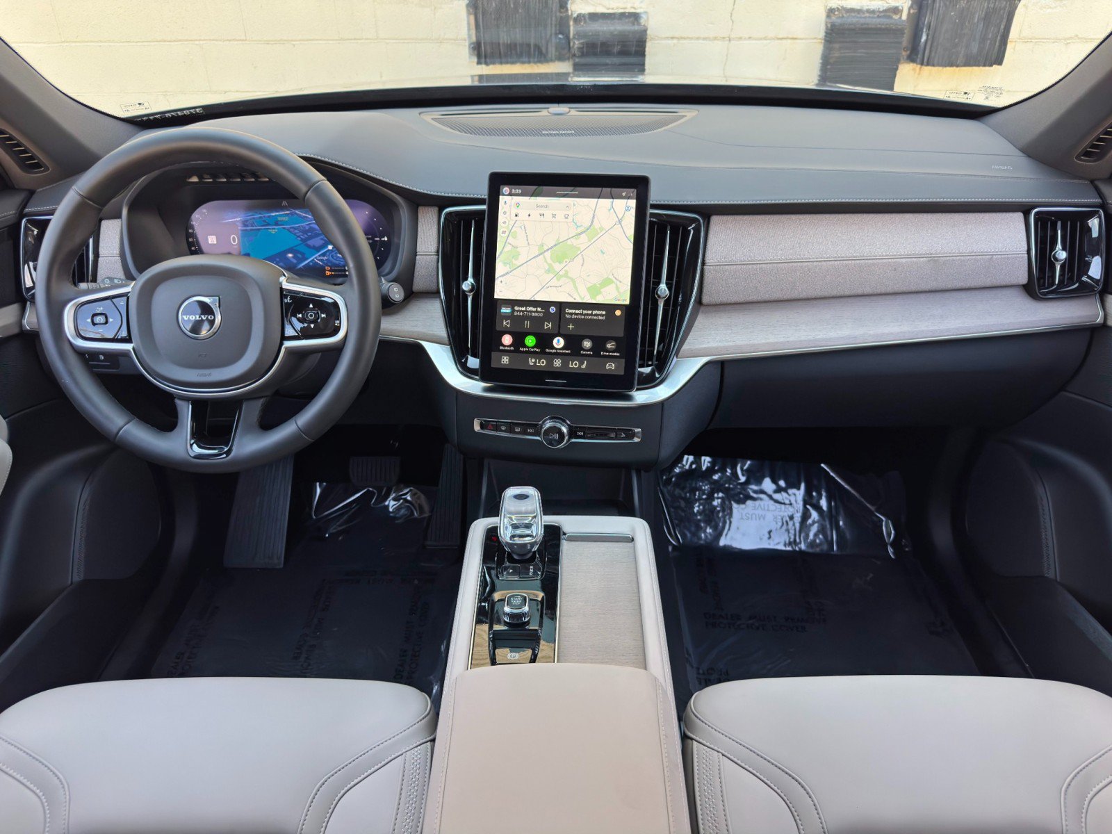 Used 2025 Volvo XC90 T8 Plus w/ Protection Package Premier AWD/4WD image 13