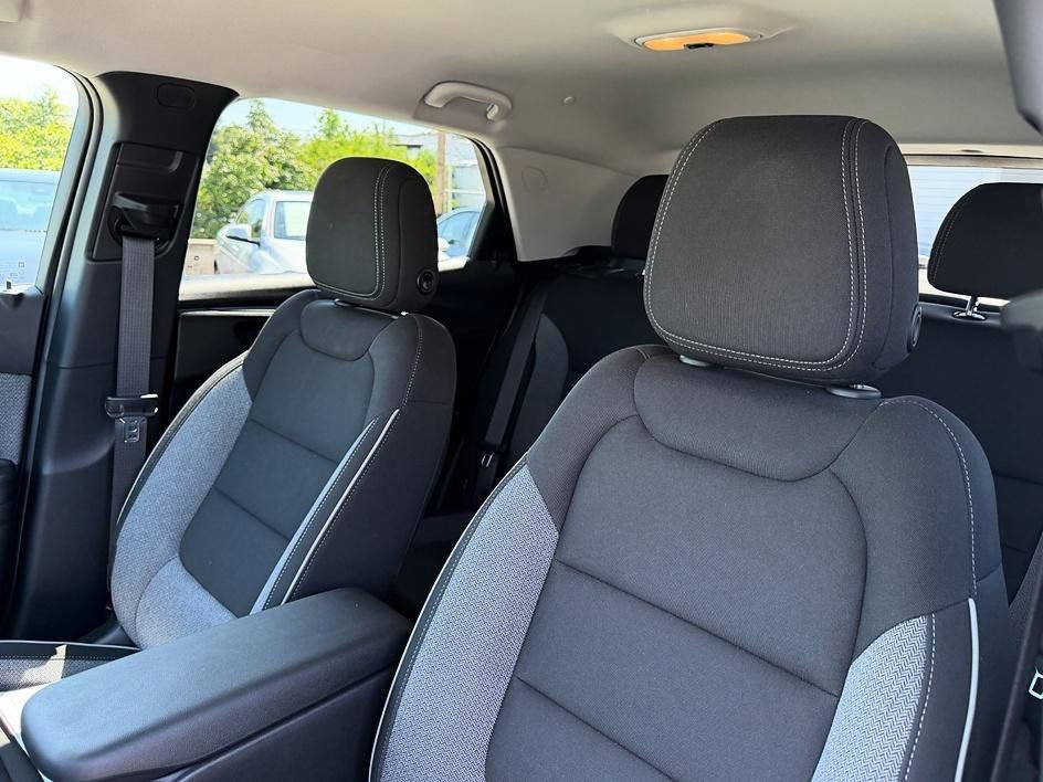 Used 2025 Chevrolet TrailBlazer LT AWD/4WD image 19