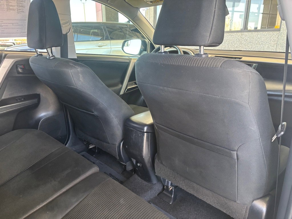 Used 2017 Toyota RAV4 LE w/ Carpet Mat Package image 18