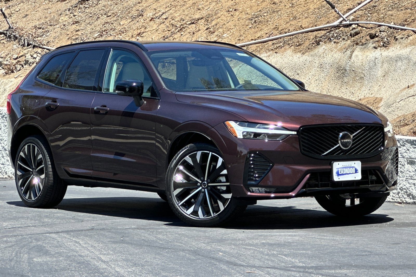 New 2026 Volvo XC60 B5 Ultra AWD/4WD image 2