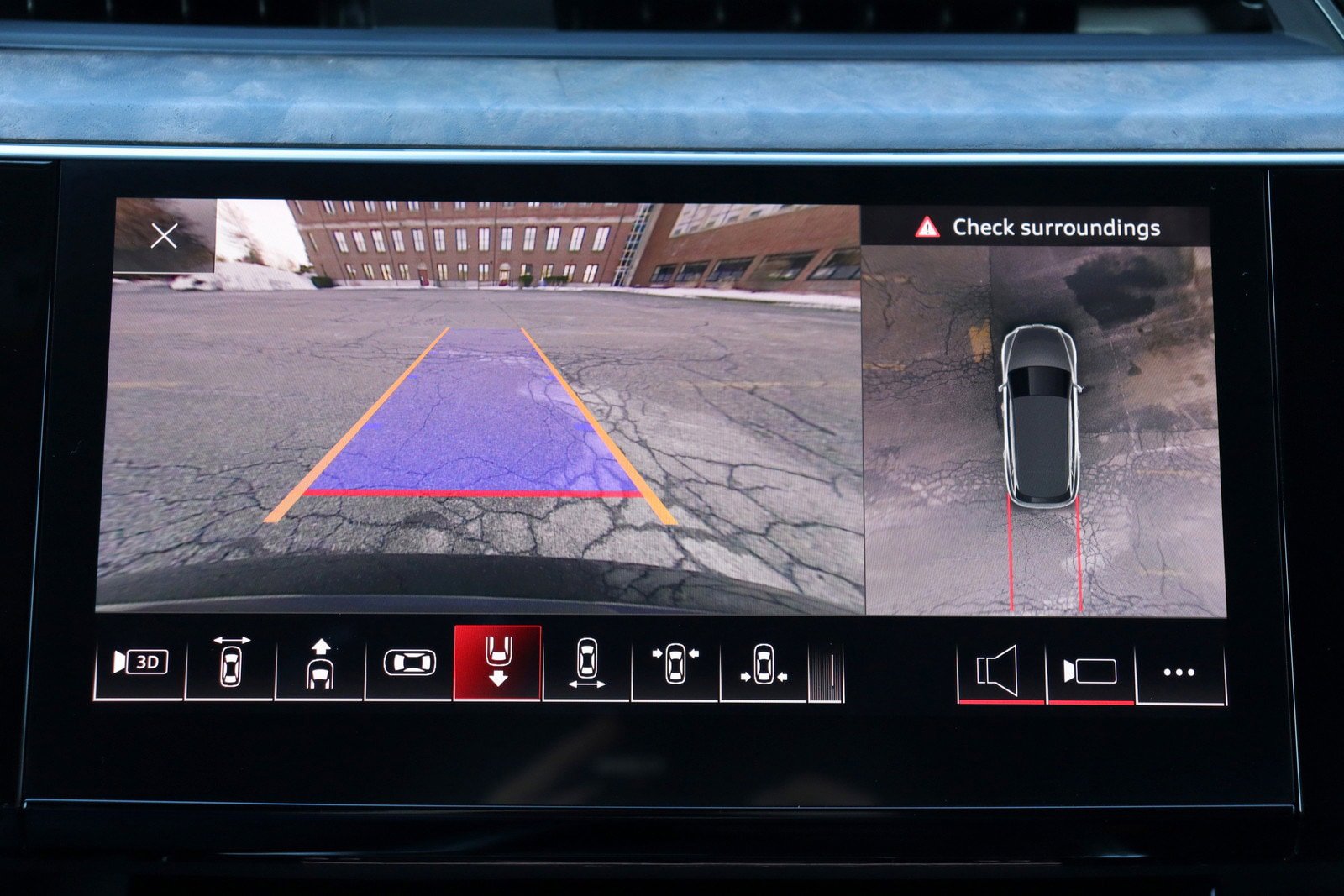 Used 2019 Audi e-tron Prestige w/ Prestige Package image 34