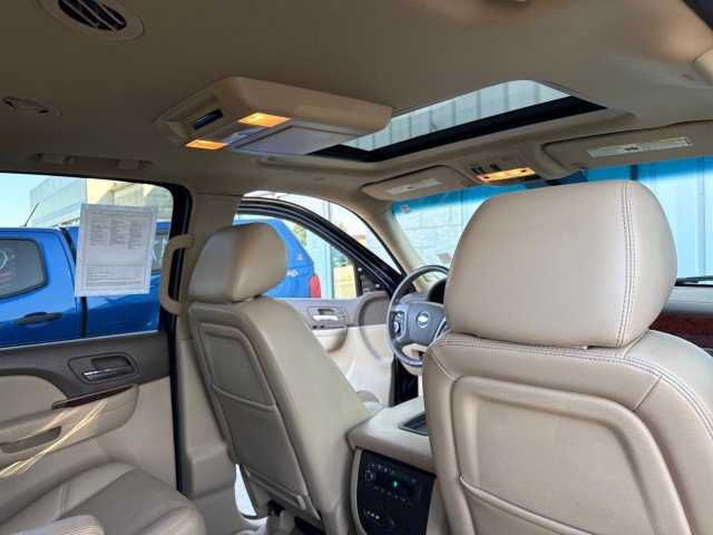 Used 2012 Chevrolet Suburban LTZ AWD/4WD image 31