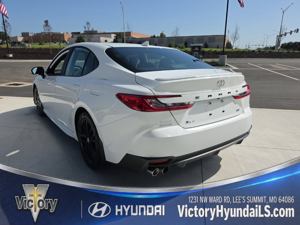 Used 2025 Toyota Camry SE FWD image 3