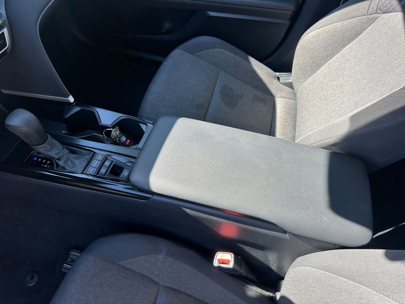 Used 2025 Toyota Camry LE image 40