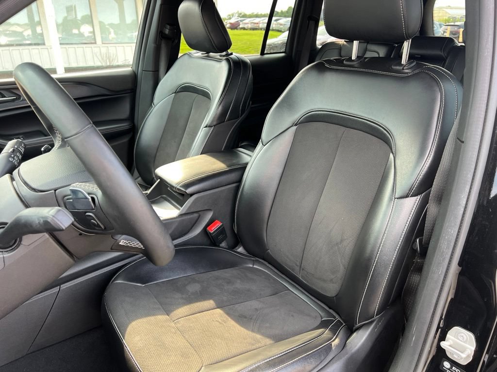 Used 2024 Jeep Grand Cherokee Altitude AWD/4WD image 19