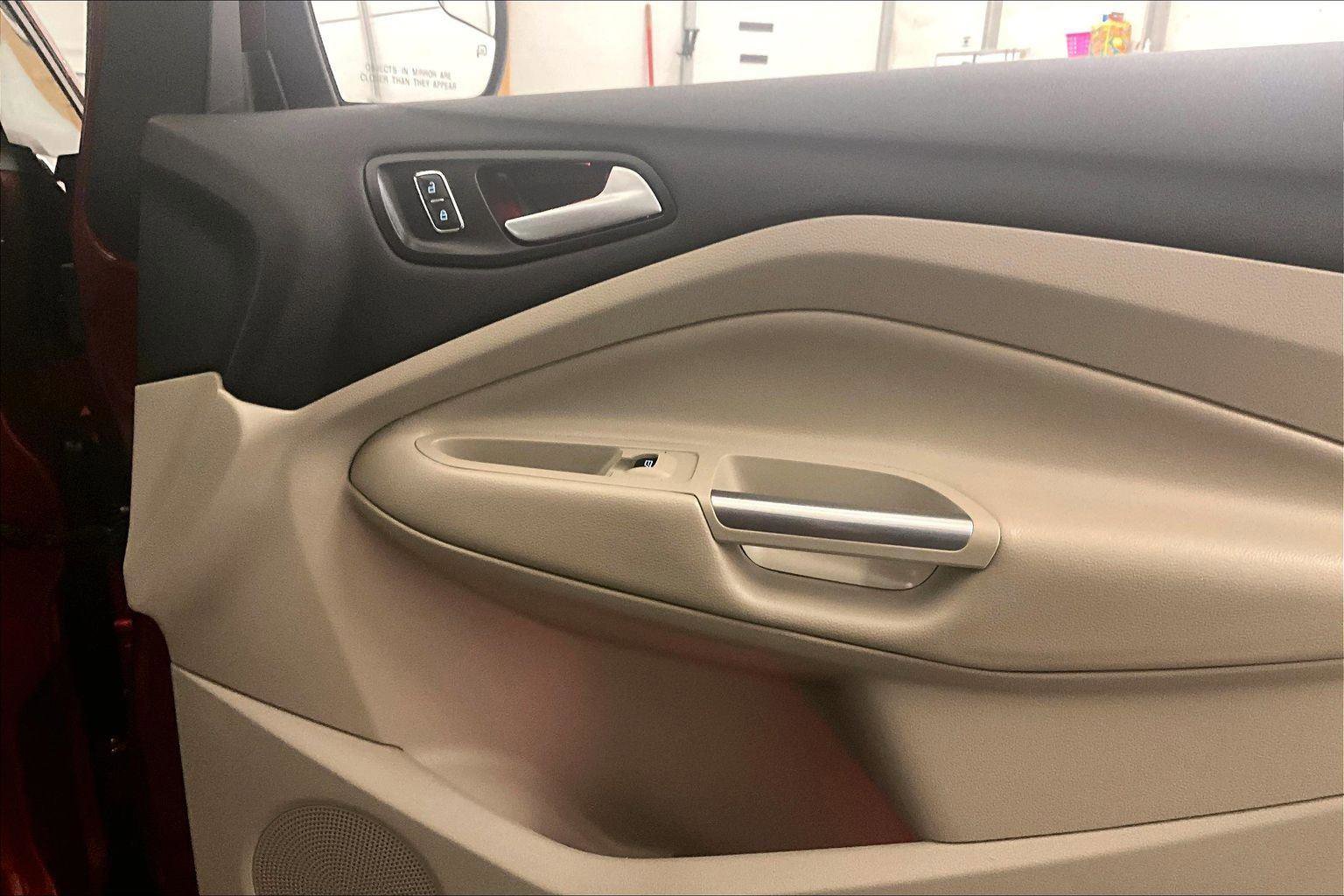 Used 2015 Ford C-MAX Energi SEL w/ Equipment Group 302A image 24