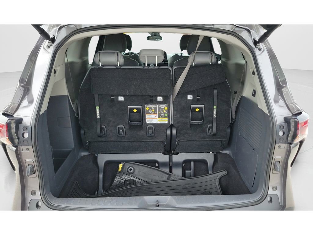 Certified 2024 Toyota Sienna XLE w/ XLE Plus Package FWD image 9