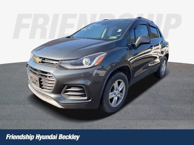 Used 2018 Chevrolet Trax LT w/ LT Convenience Package image 1