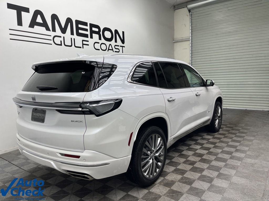 Used 2025 Buick Enclave Avenir image 7