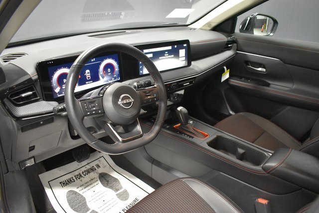 Certified 2025 Nissan Kicks SR image 4