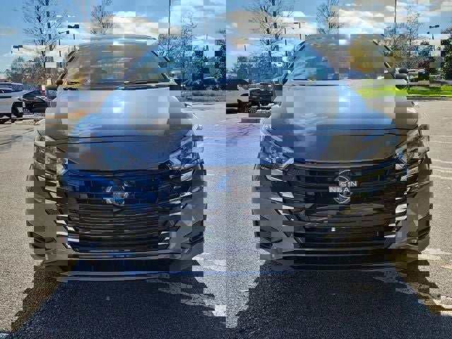 Used 2025 Nissan Versa S image 3