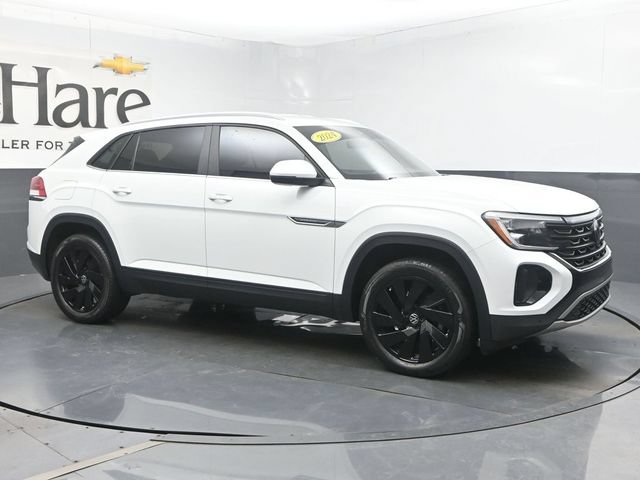 Used 2024 Volkswagen Atlas Cross Sport SE w/ Black Wheel Package FWD image 6