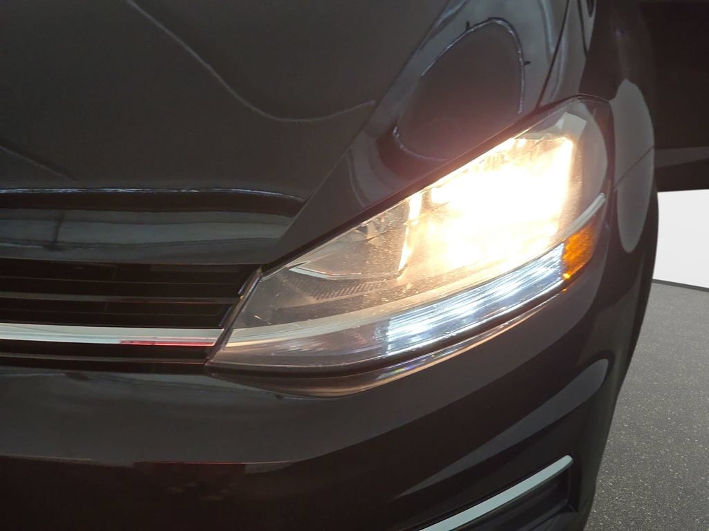 Used 2018 Volkswagen Golf S AWD/4WD image 30