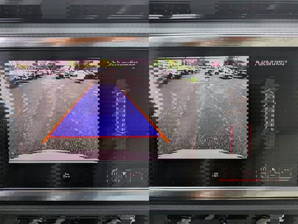 New 2025 Audi Q3 2.0T Premium image 25