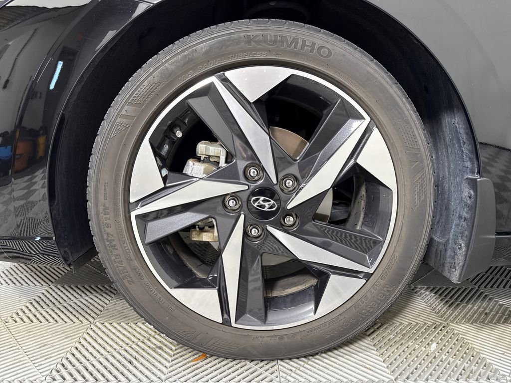 Certified 2023 Hyundai Elantra Limited FWD image 22
