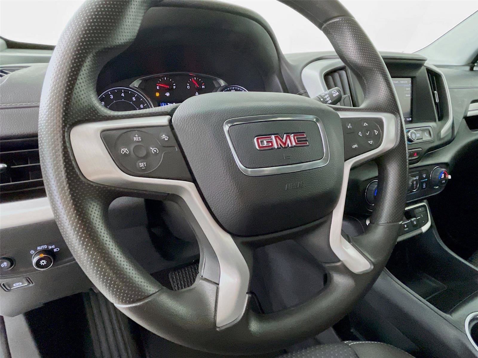 Used 2023 GMC Terrain SLE w/ Driver Convenience Package image 14