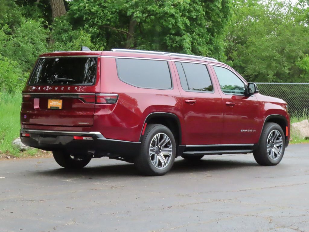 Certified 2024 Jeep Wagoneer L Series II w/ Flexible Seating Group image 3