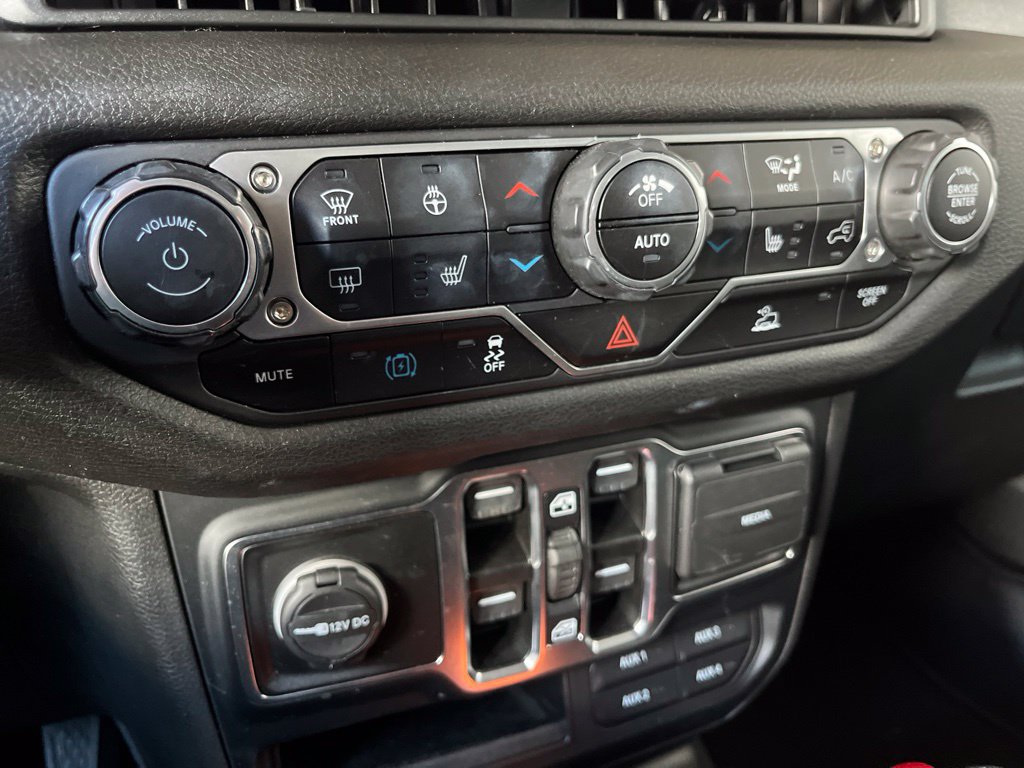 Used 2024 Jeep Wrangler Unlimited w/ Convenience Group AWD/4WD image 34