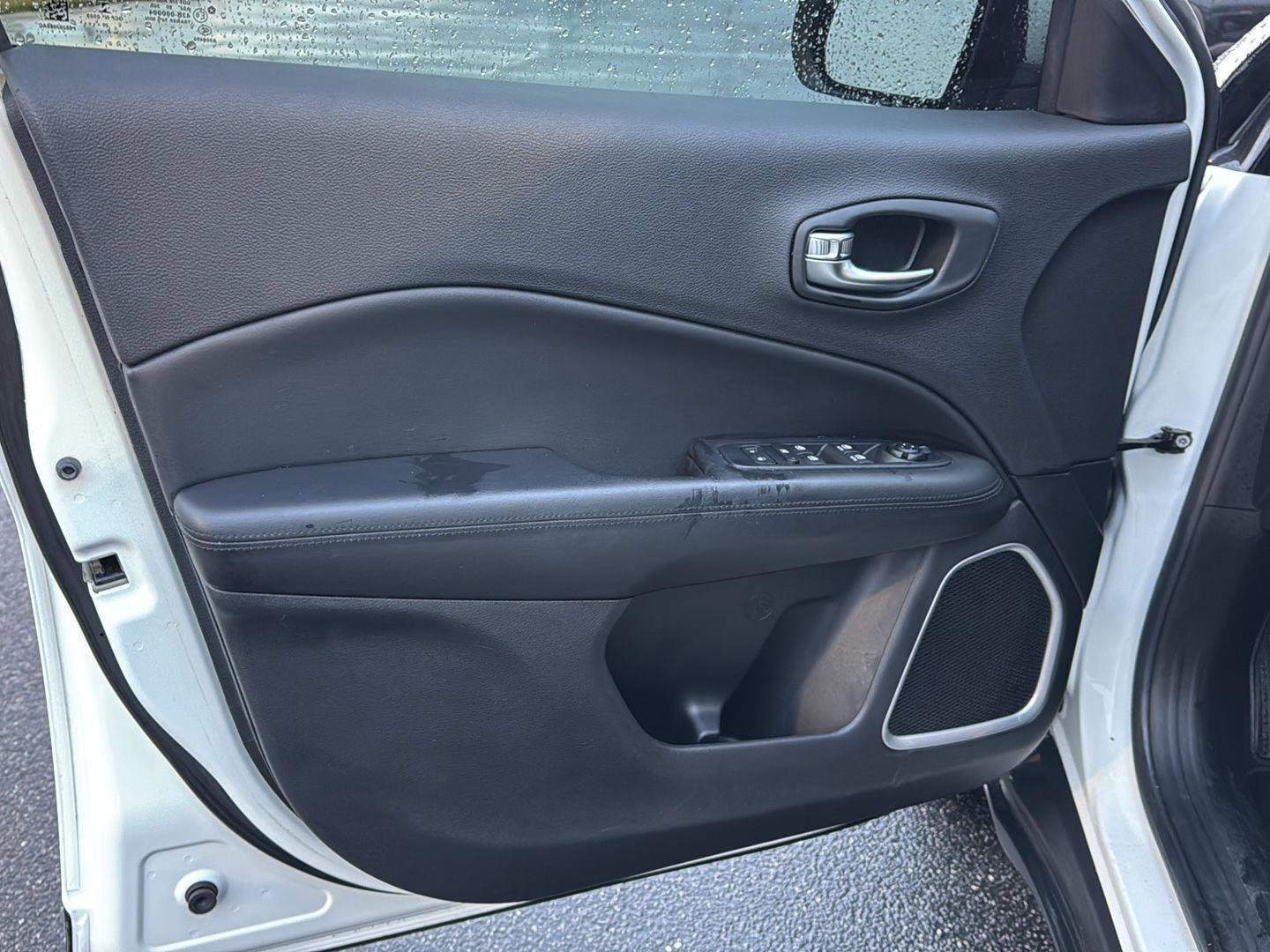 Used 2021 Jeep Compass Latitude image 14