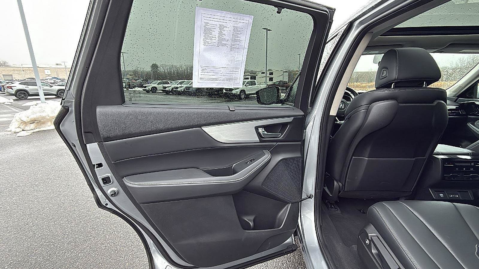 Used 2023 Acura MDX w/ Technology Package AWD/4WD image 23