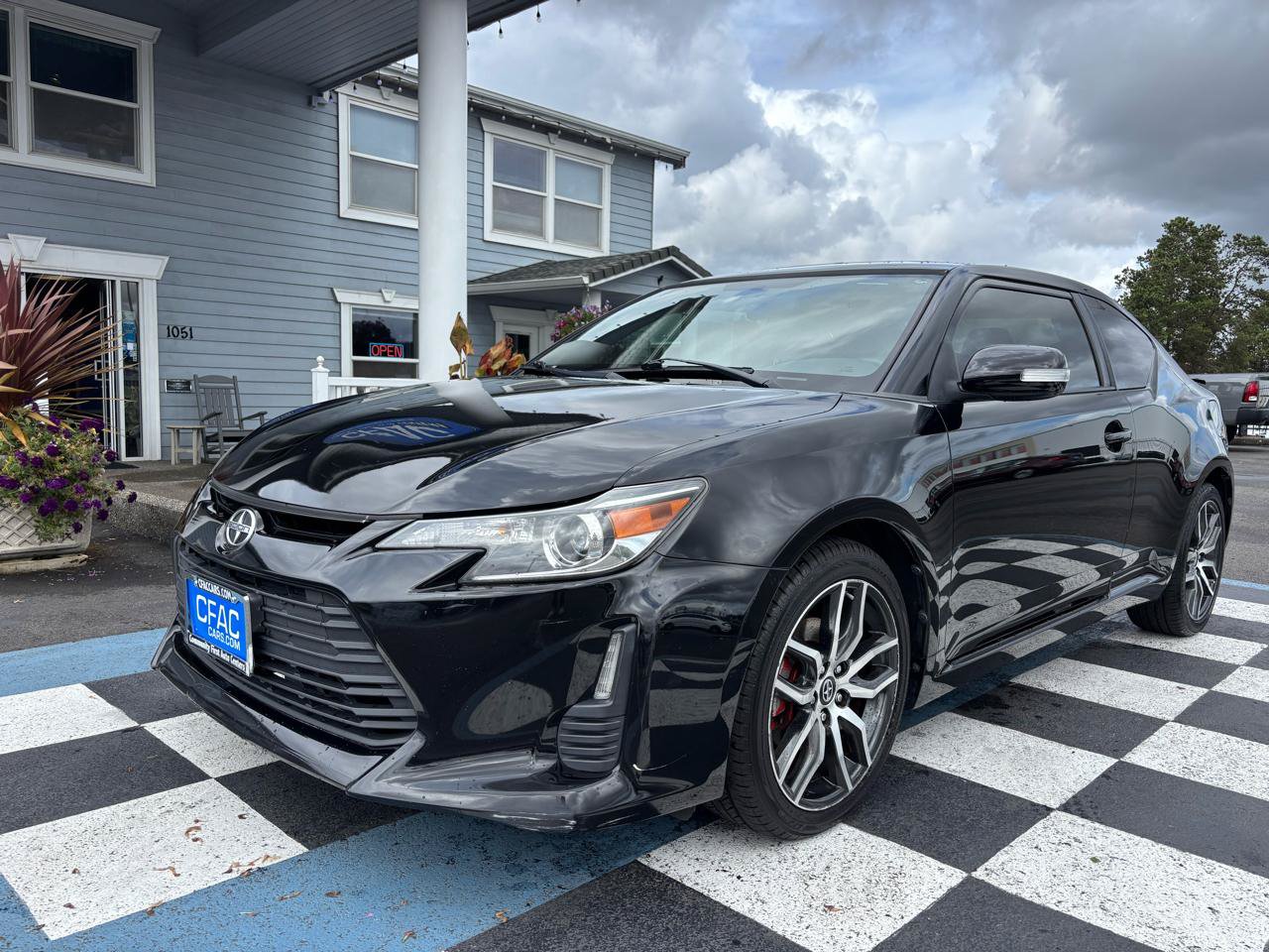 Used 2016 Scion tC FWD image 2