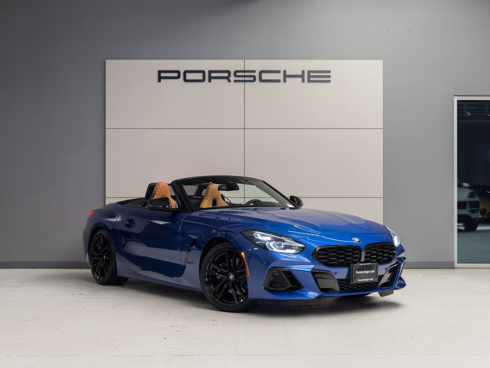 Used 2023 BMW Z4 sDrive30i w/ Shadowloine Package image 11