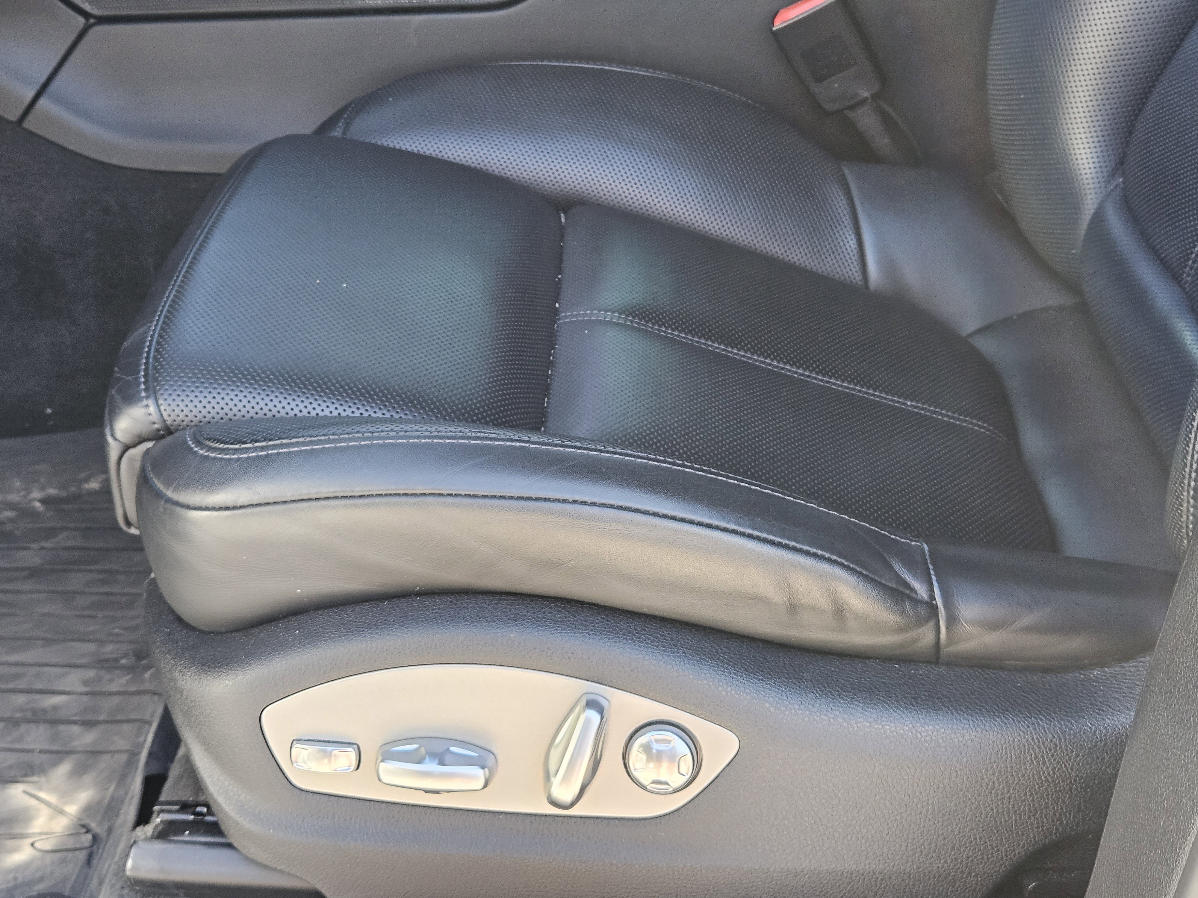 Certified 2021 Porsche Macan image 23