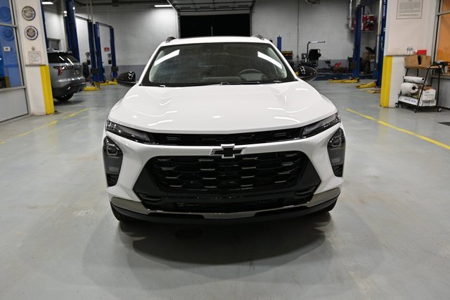 New 2026 Chevrolet Trax ACTIV w/ Sunroof Package image 2