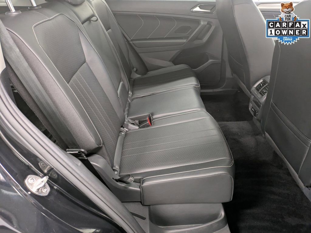 Used 2022 Volkswagen Tiguan SE w/ Panoramic Sunroof Package AWD/4WD image 28