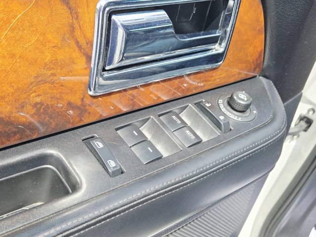 Used 2015 Lincoln Navigator 4WD image 37